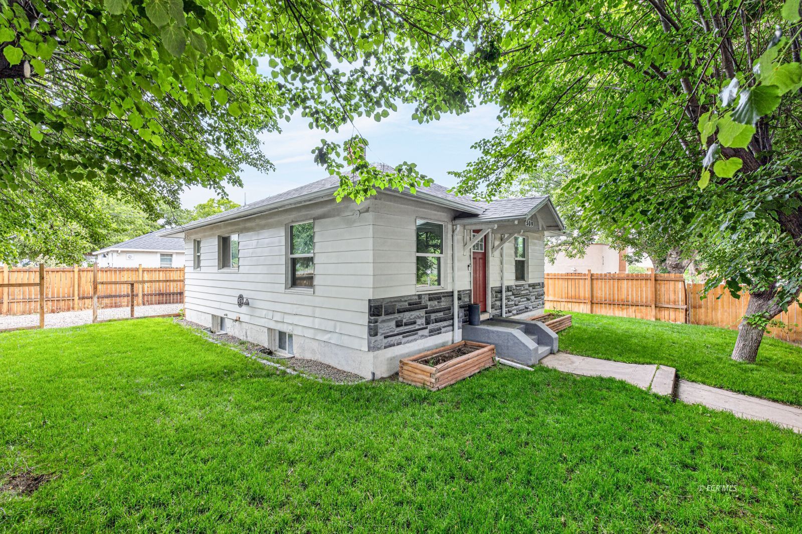 509 Fir Street Property Photo 2