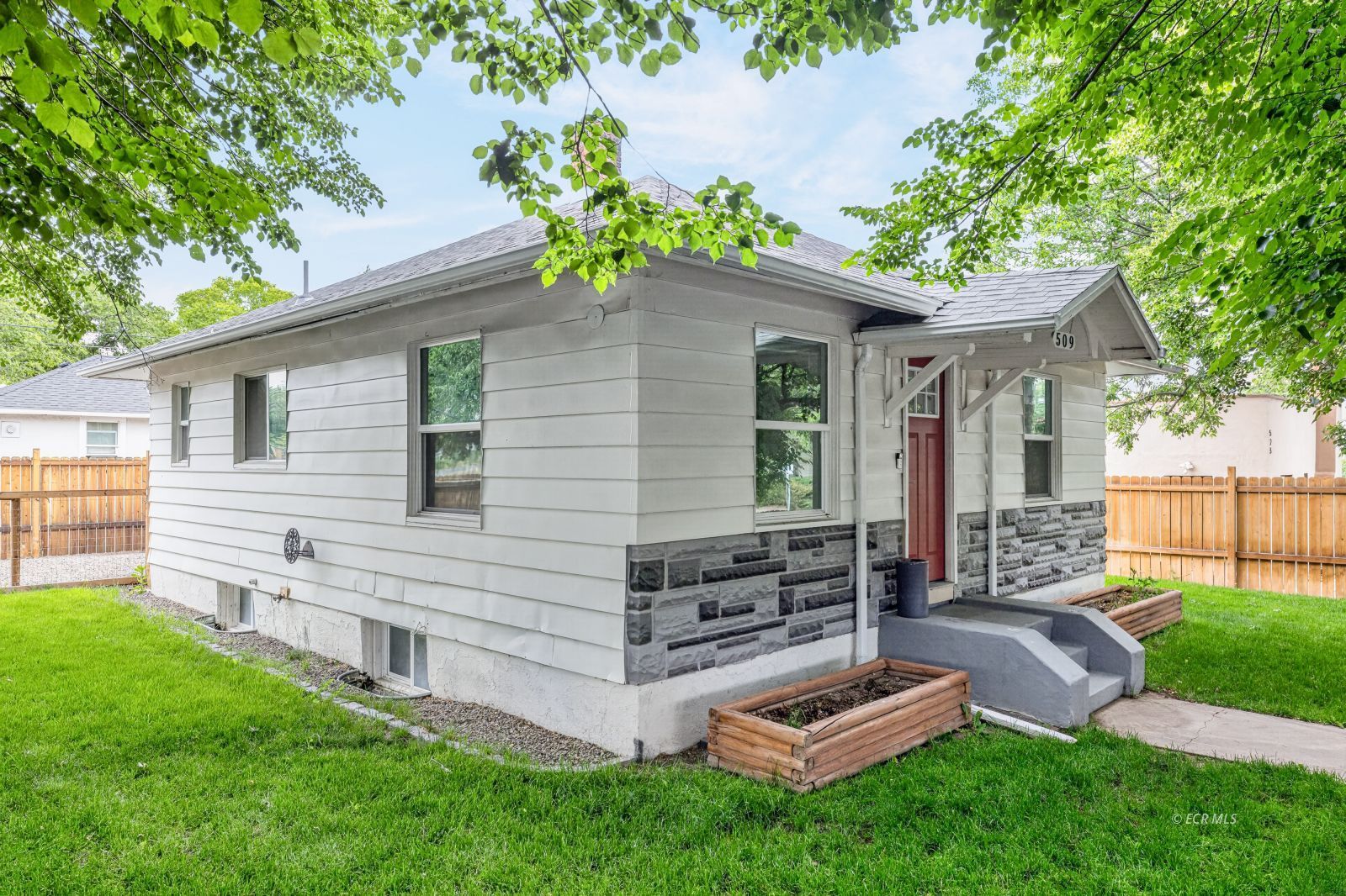 509 Fir Street Property Photo 3