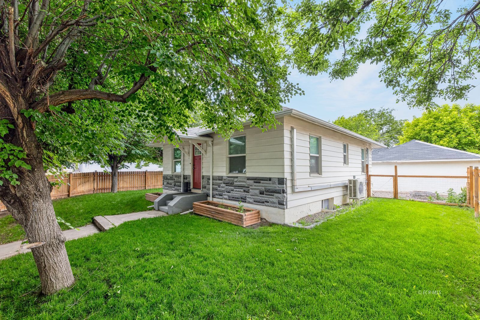 509 Fir Street Property Photo 4