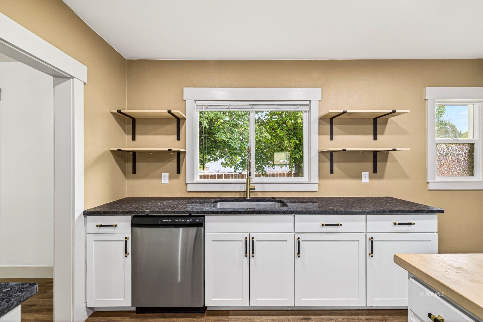 509 Fir Street Property Photo 14