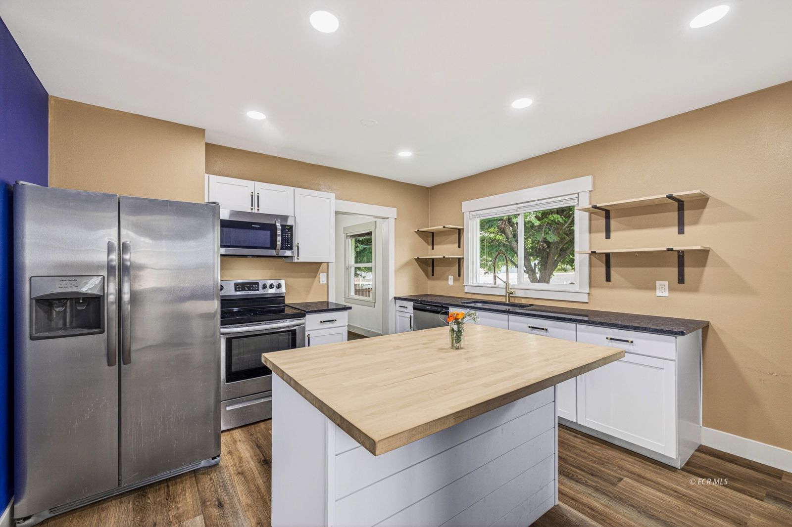 509 Fir Street Property Photo 17
