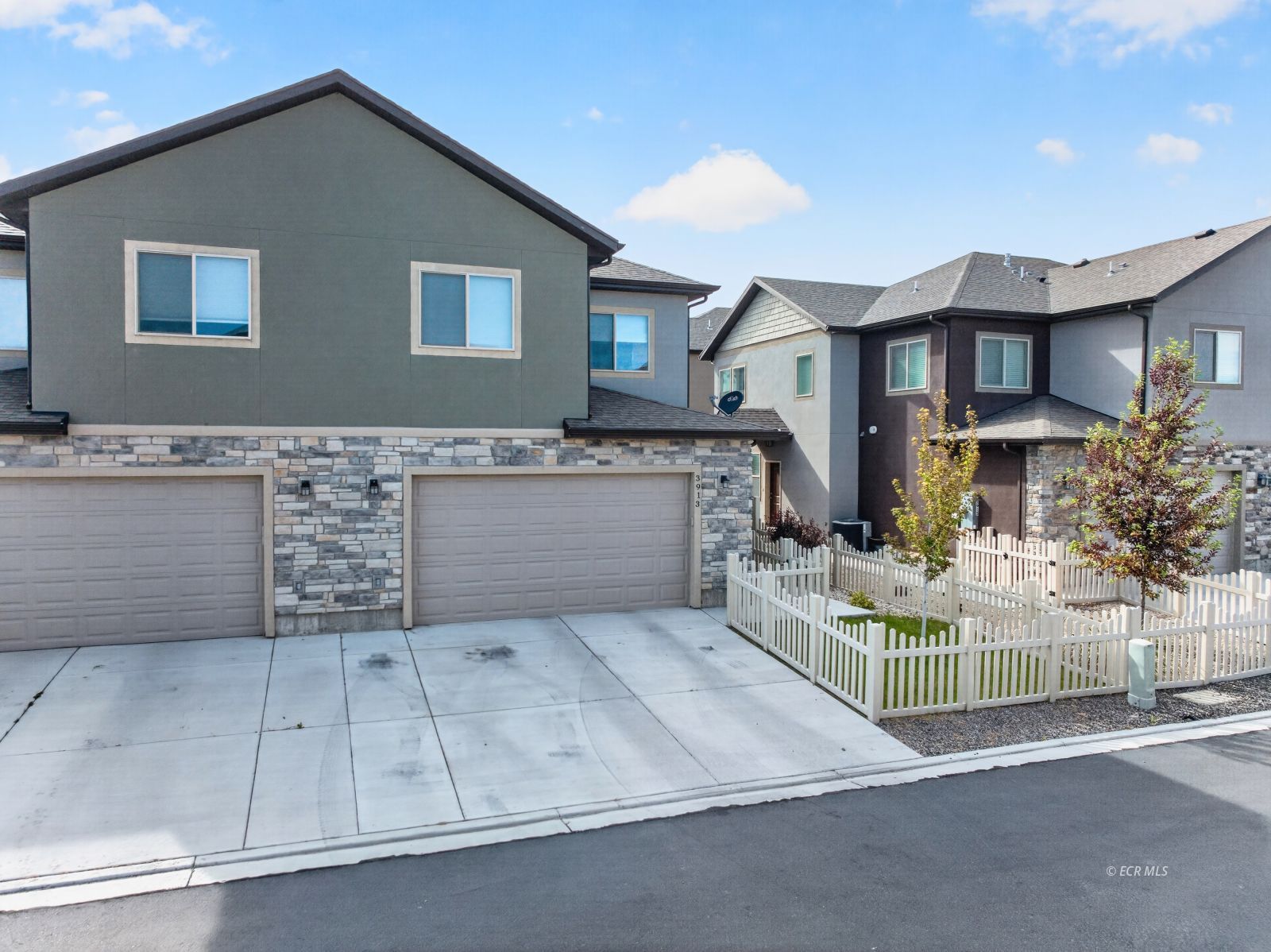 3913 Autumn Colors Drive Property Photo 1