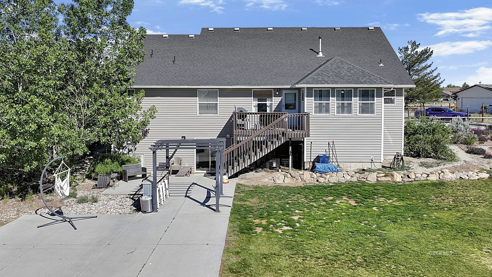 332 Flora Drive Property Photo 9