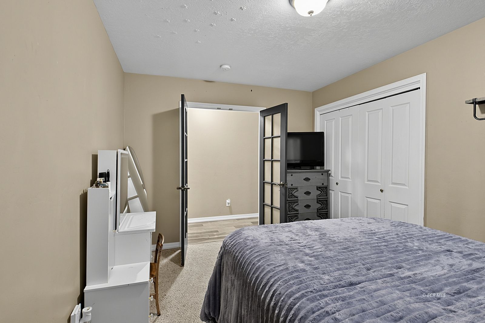 332 Flora Drive Property Photo 18