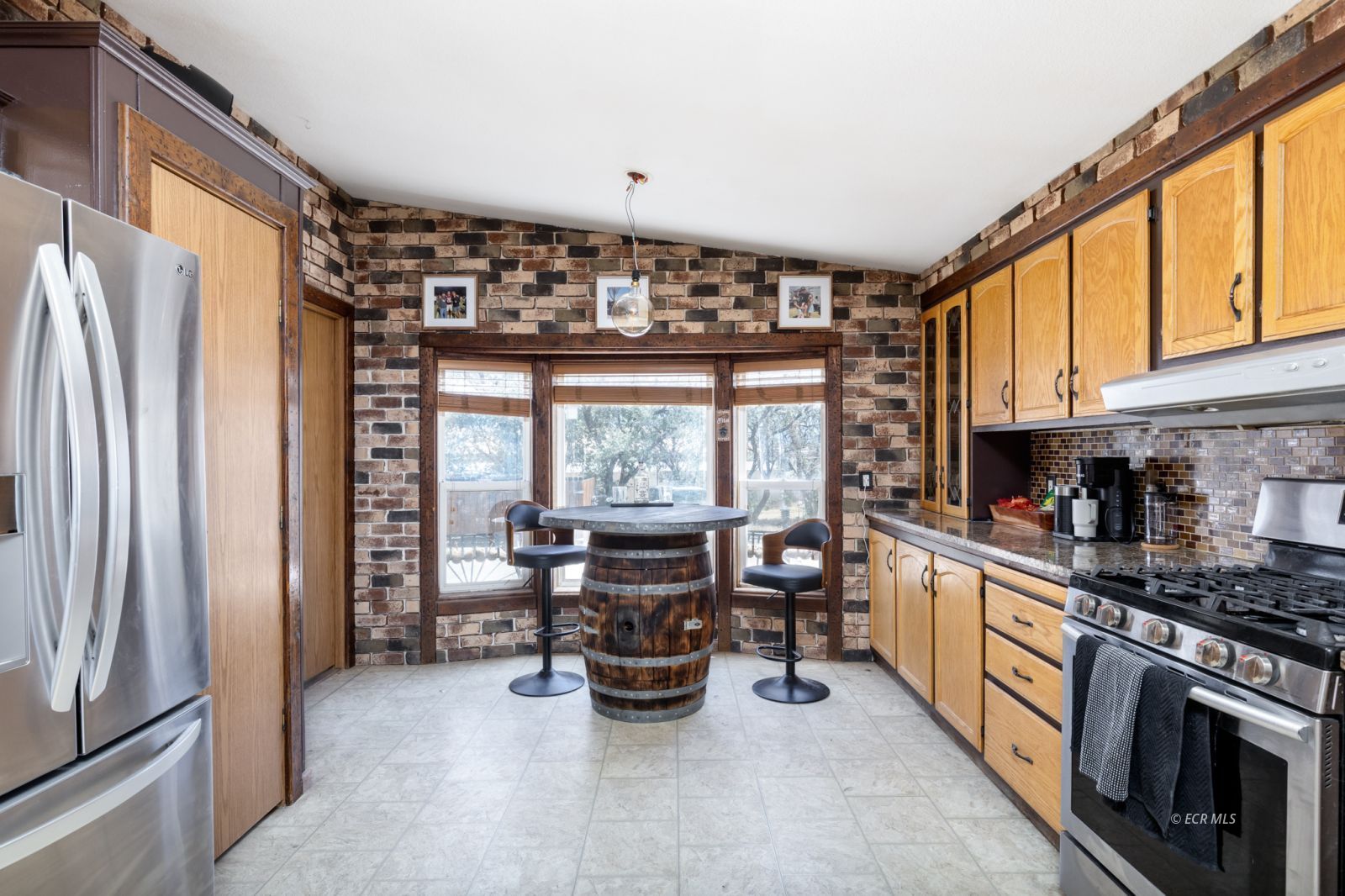 413 Westcliff Drive Property Photo 4