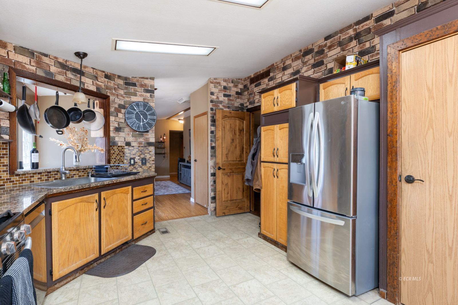 413 Westcliff Drive Property Photo 6