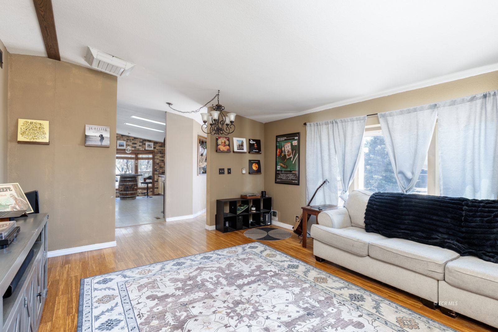 413 Westcliff Drive Property Photo 11