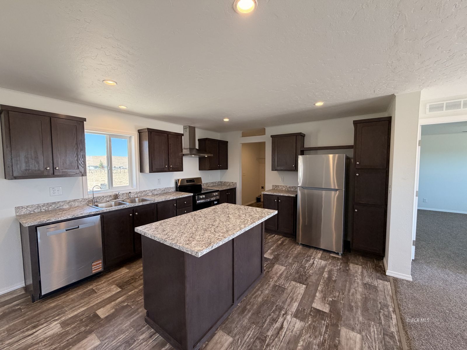 4539 Spear Street Property Photo 12