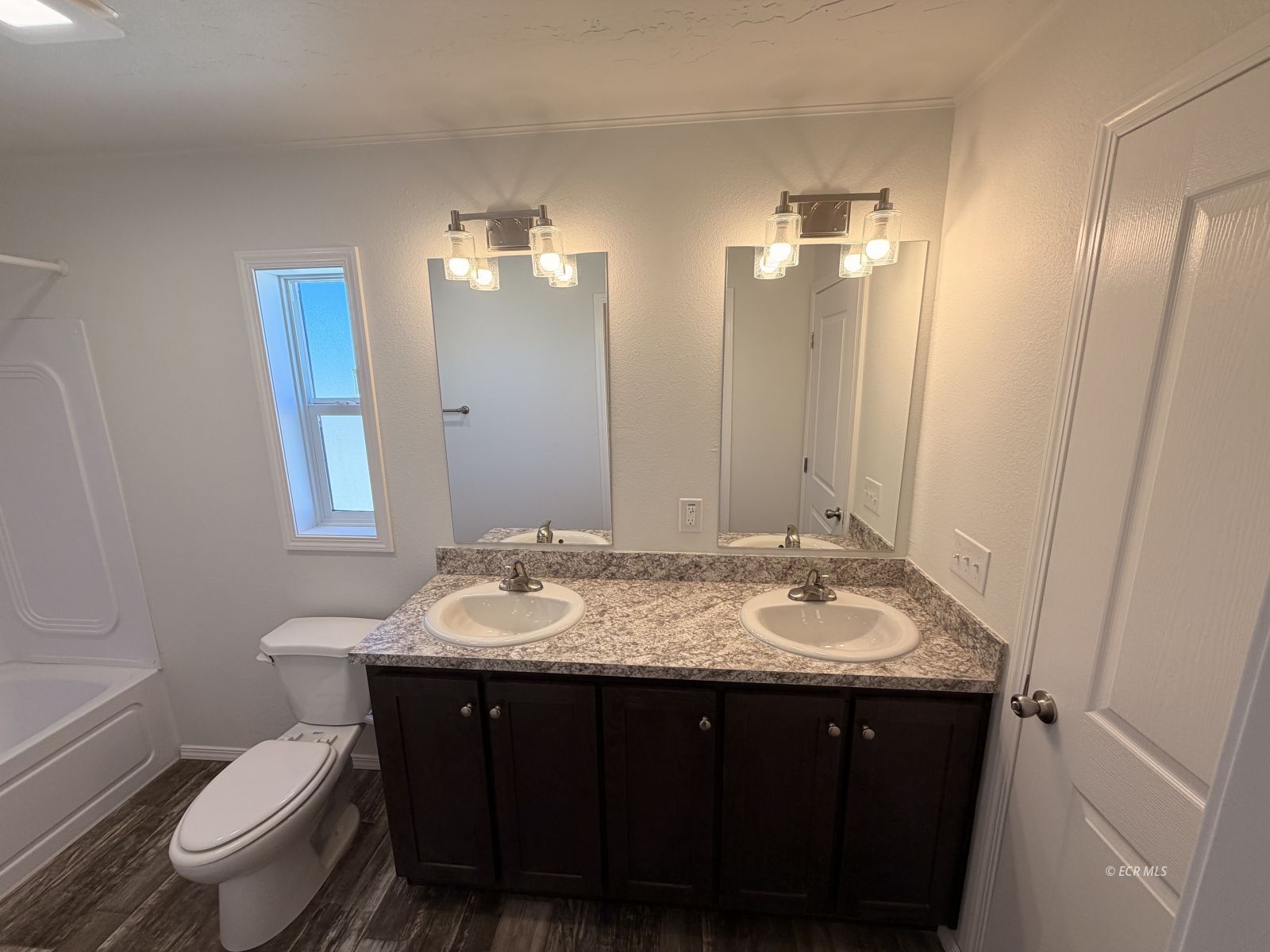4539 Spear Street Property Photo 20