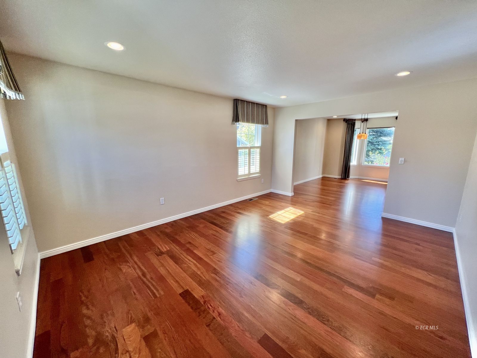 1813 Sequoia Drive Property Photo 2