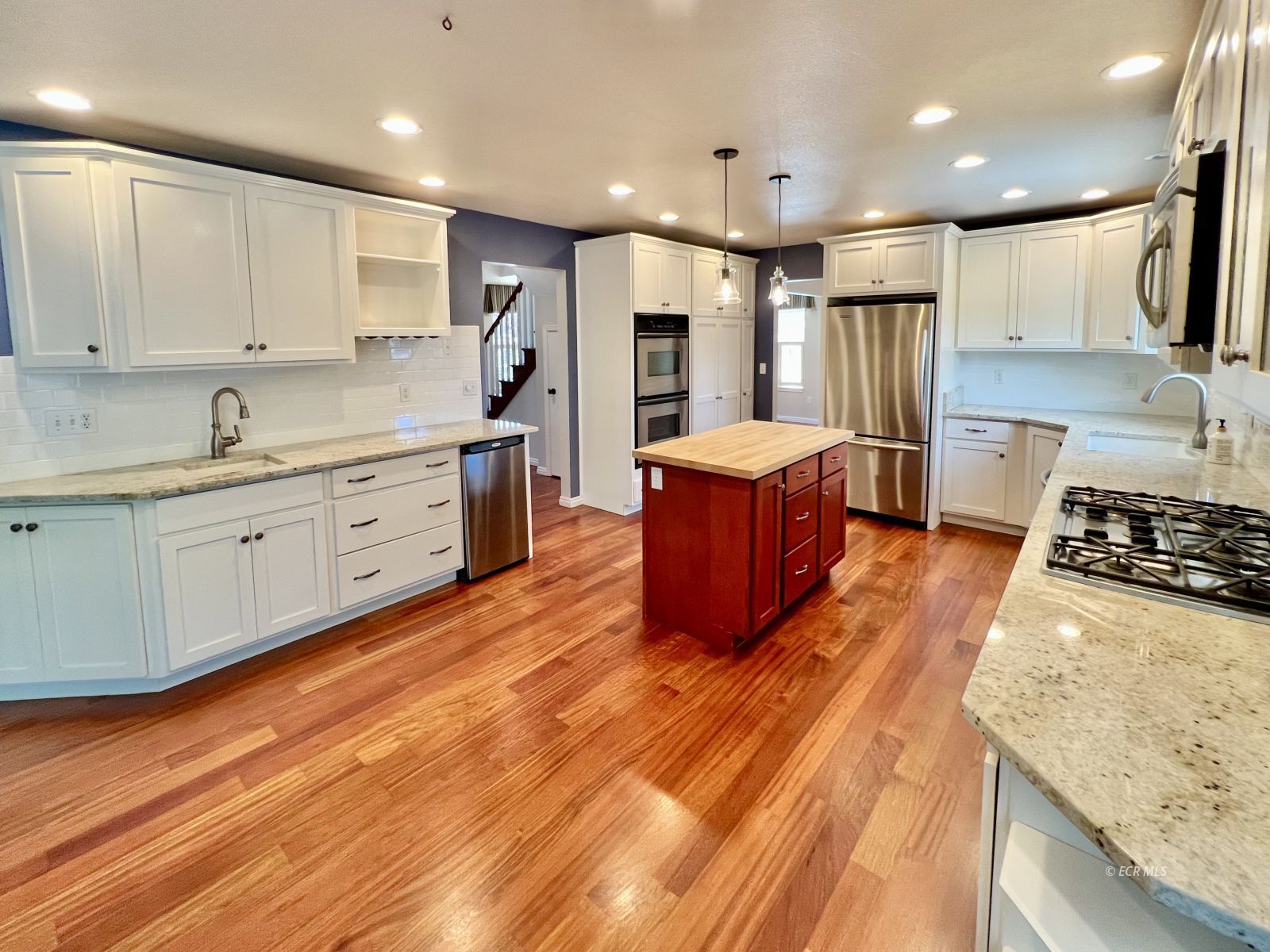 1813 Sequoia Drive Property Photo 3