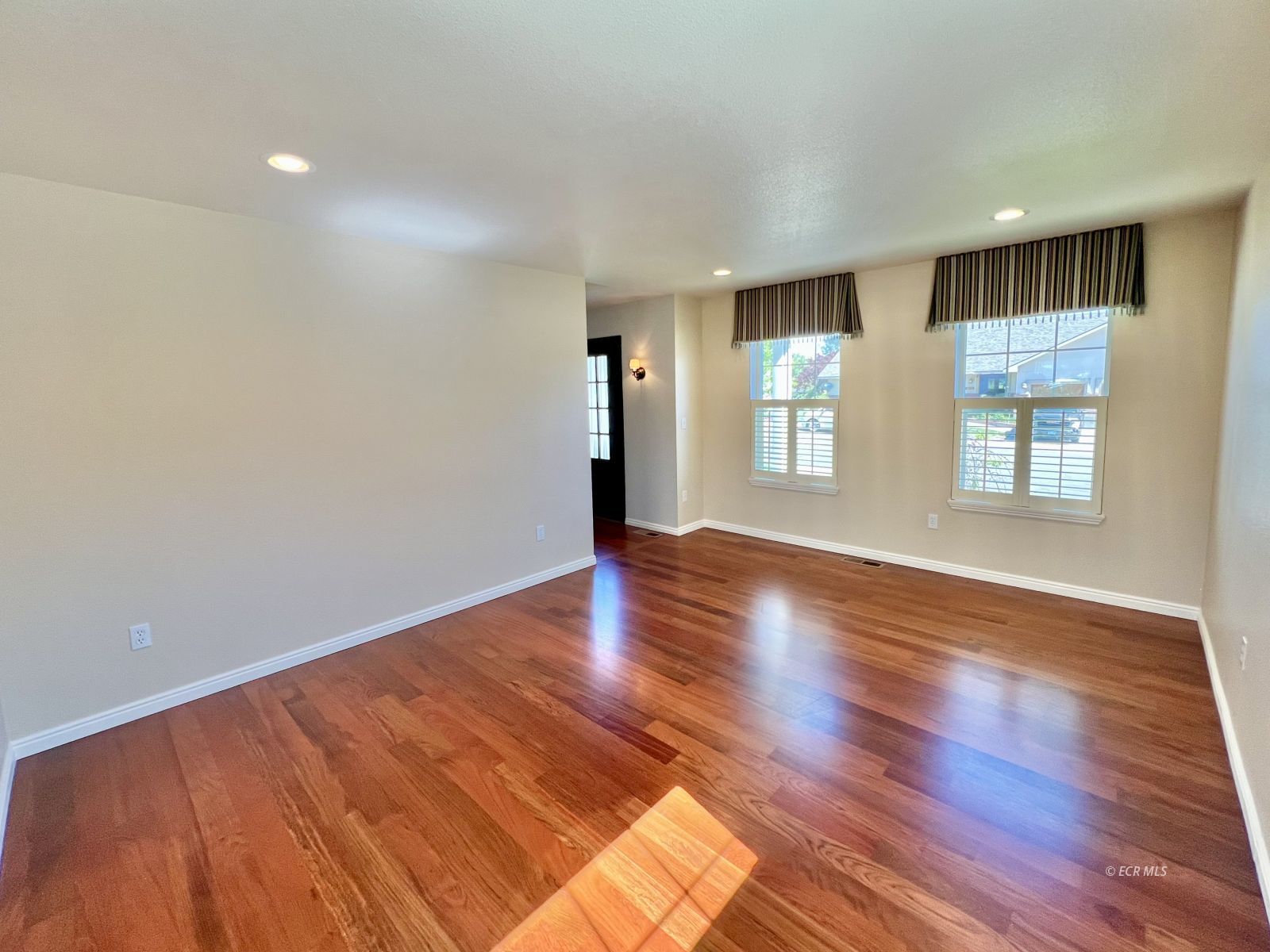 1813 Sequoia Drive Property Photo 6