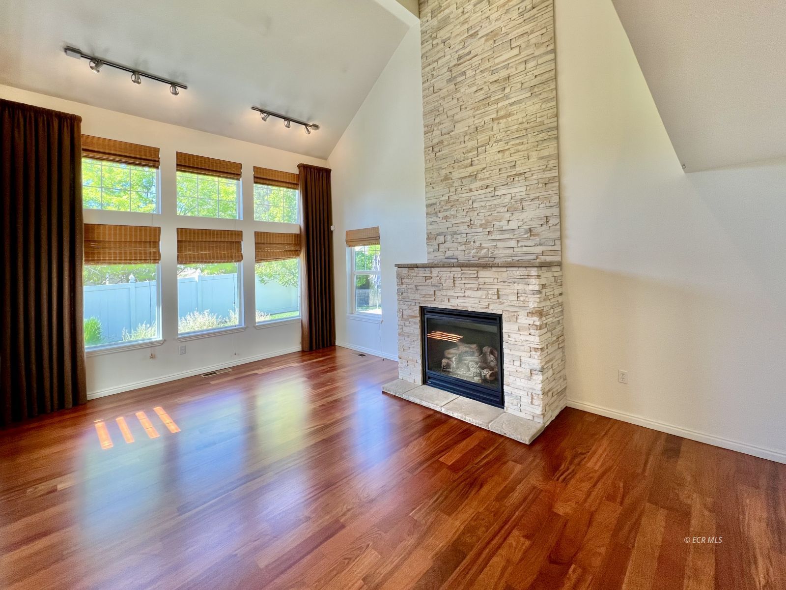 1813 Sequoia Drive Property Photo 11