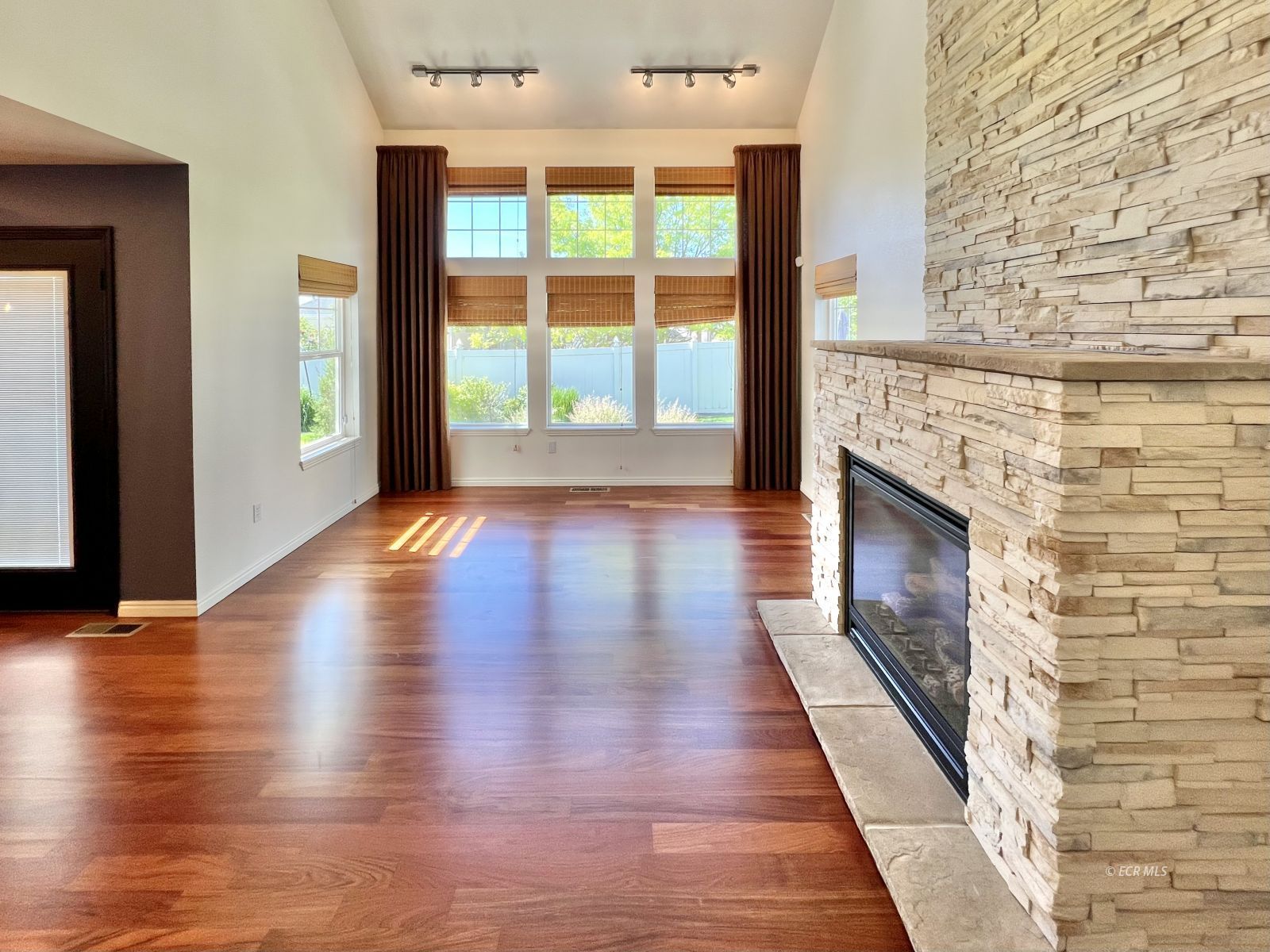 1813 Sequoia Drive Property Photo 12