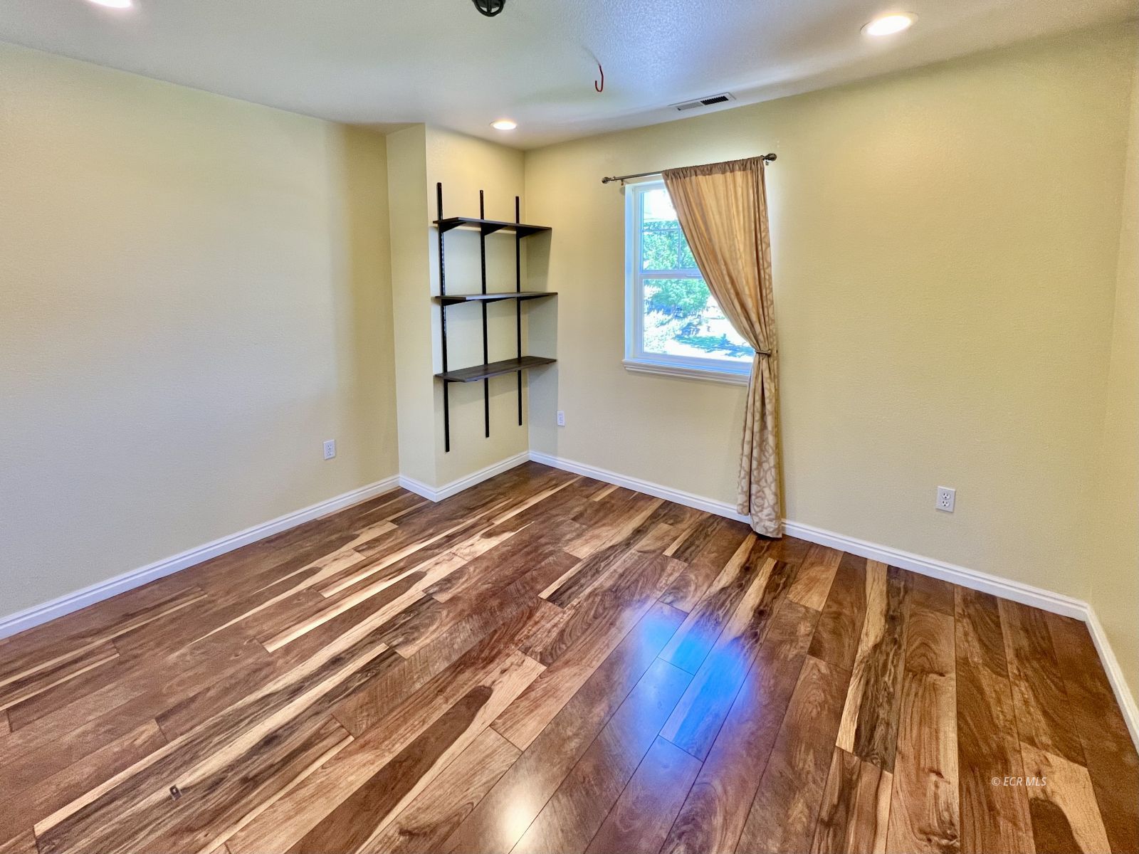 1813 Sequoia Drive Property Photo 26