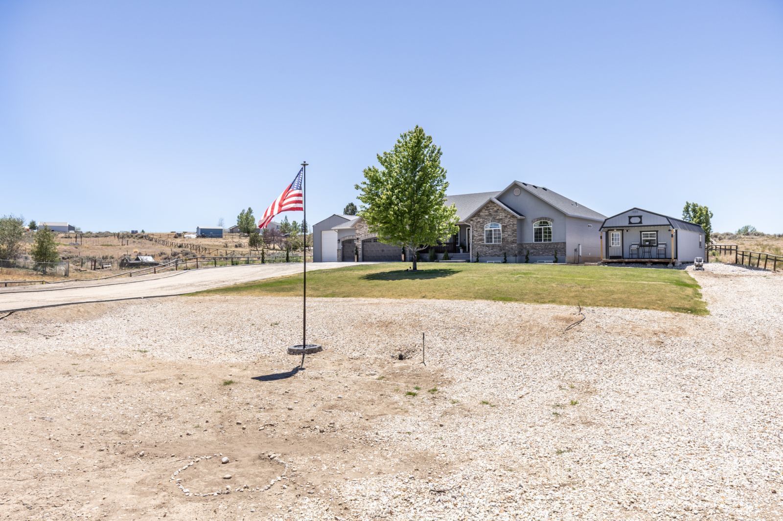 939 Blue Jay Drive Property Photo 4