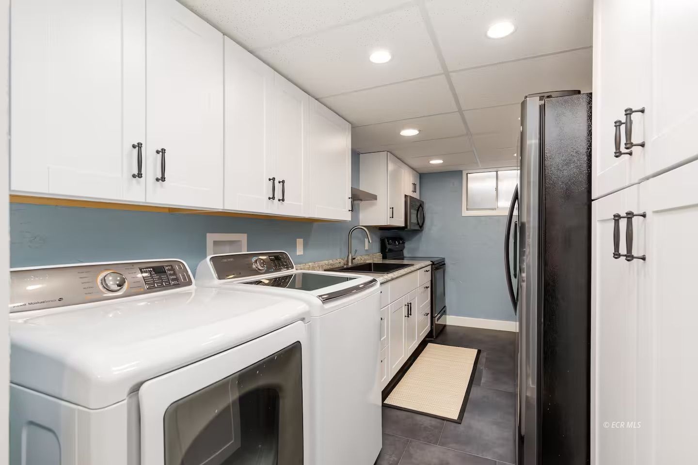 931 1st Street Property Photo 6