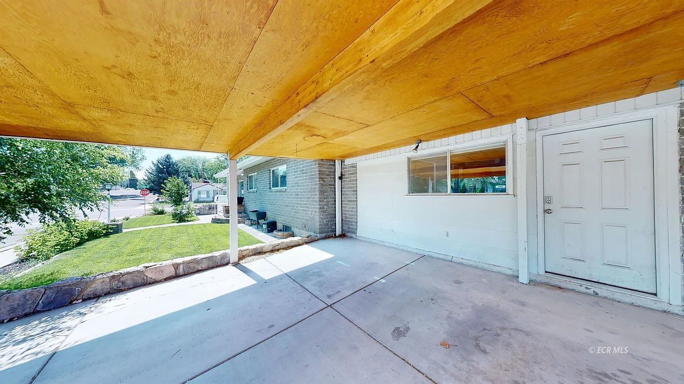 931 1st Street Property Photo 31