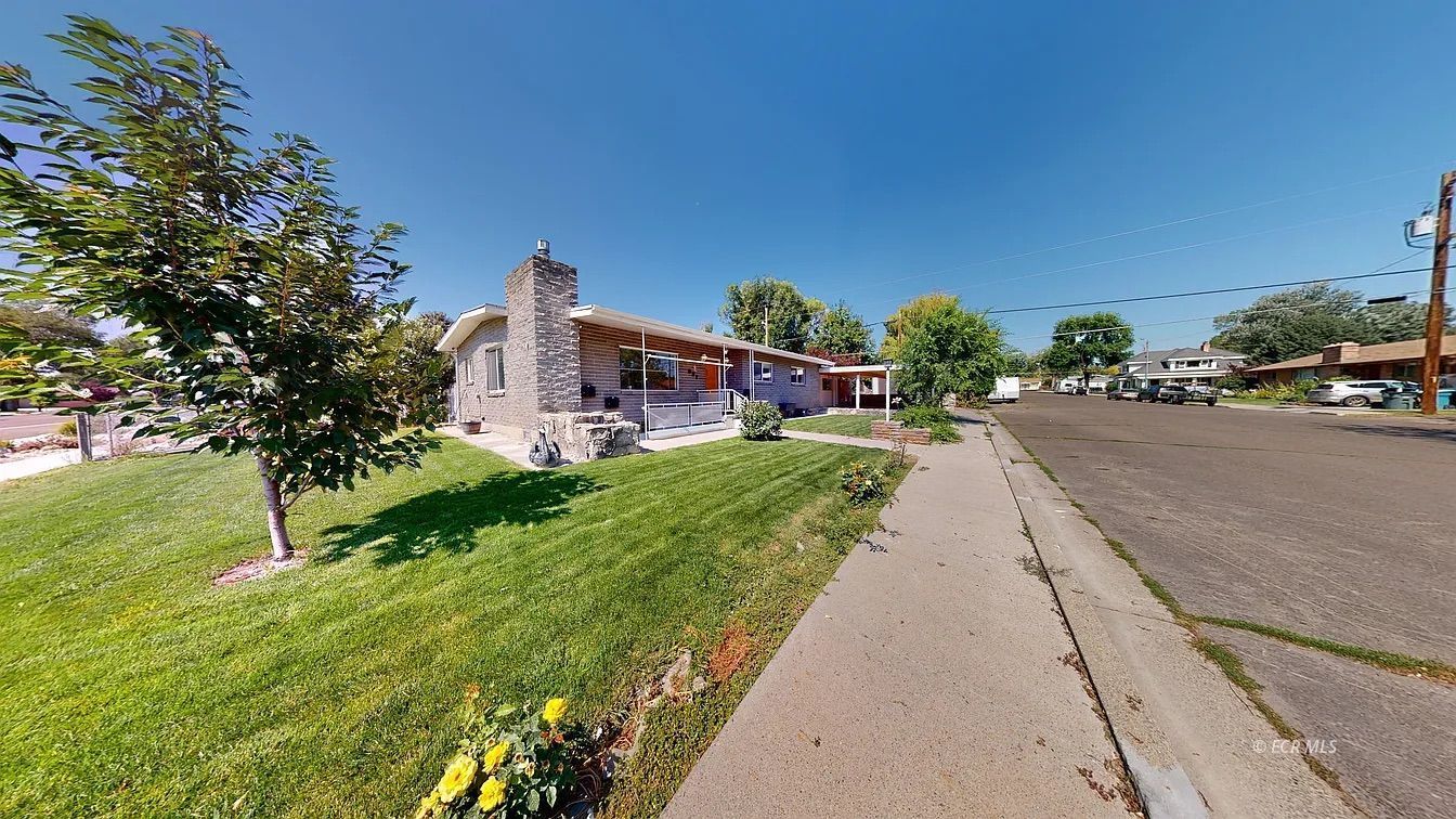931 1st Street Property Photo 37