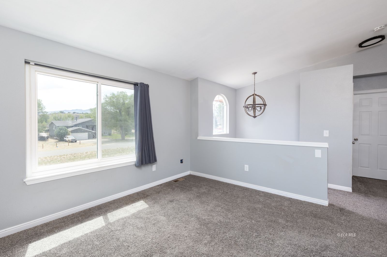 371 Flora Drive Property Photo 5