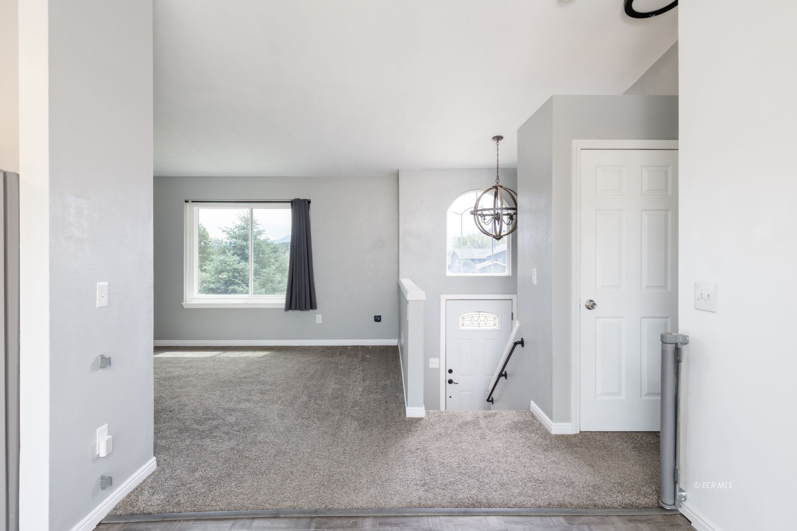 371 Flora Drive Property Photo 6