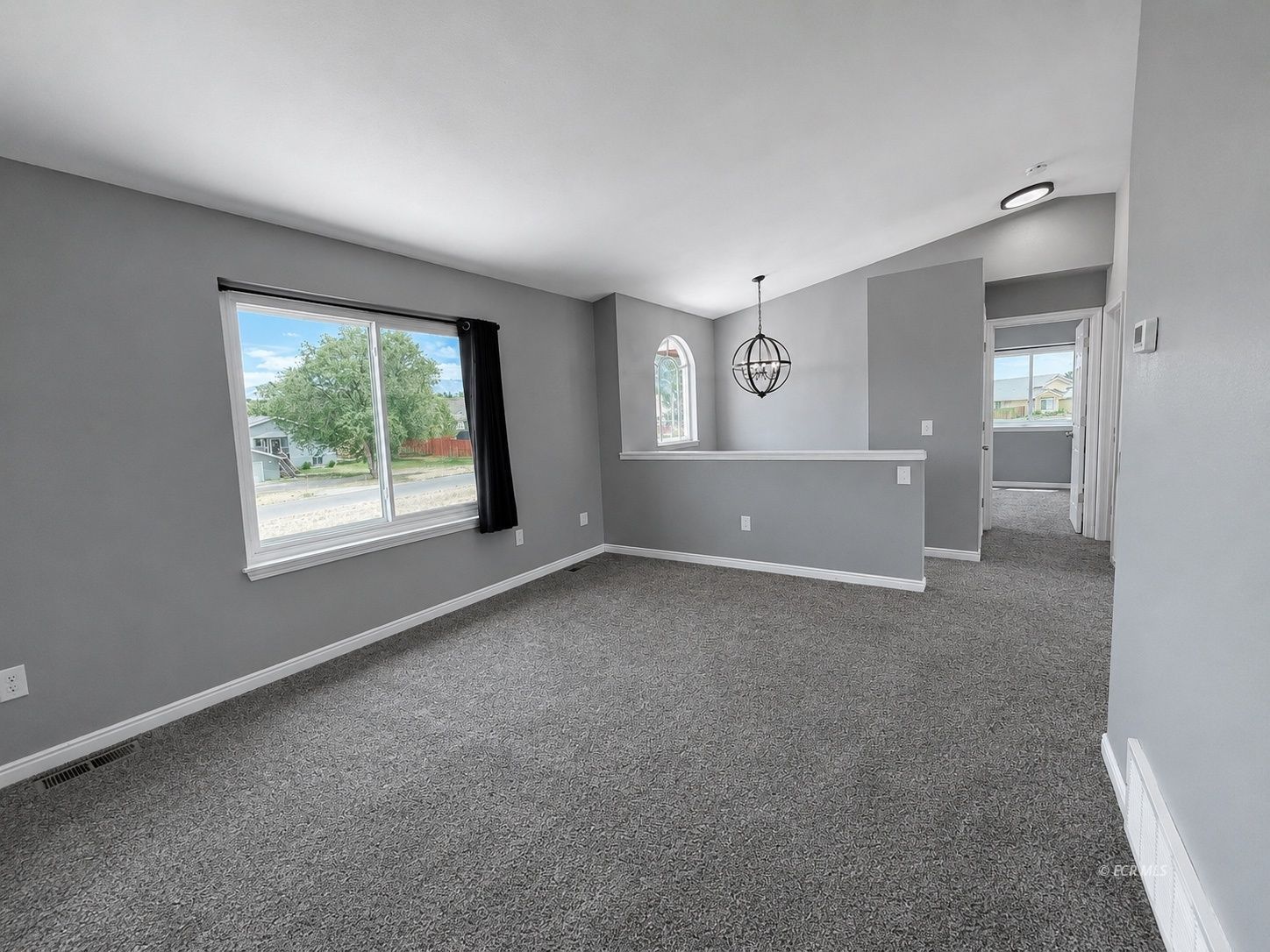 371 Flora Drive Property Photo 7