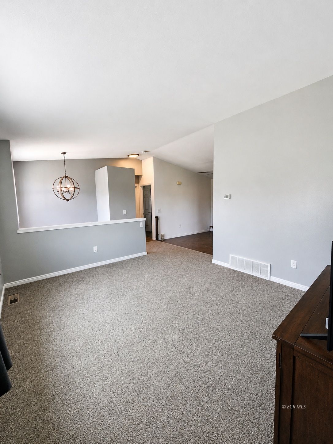 371 Flora Drive Property Photo 10