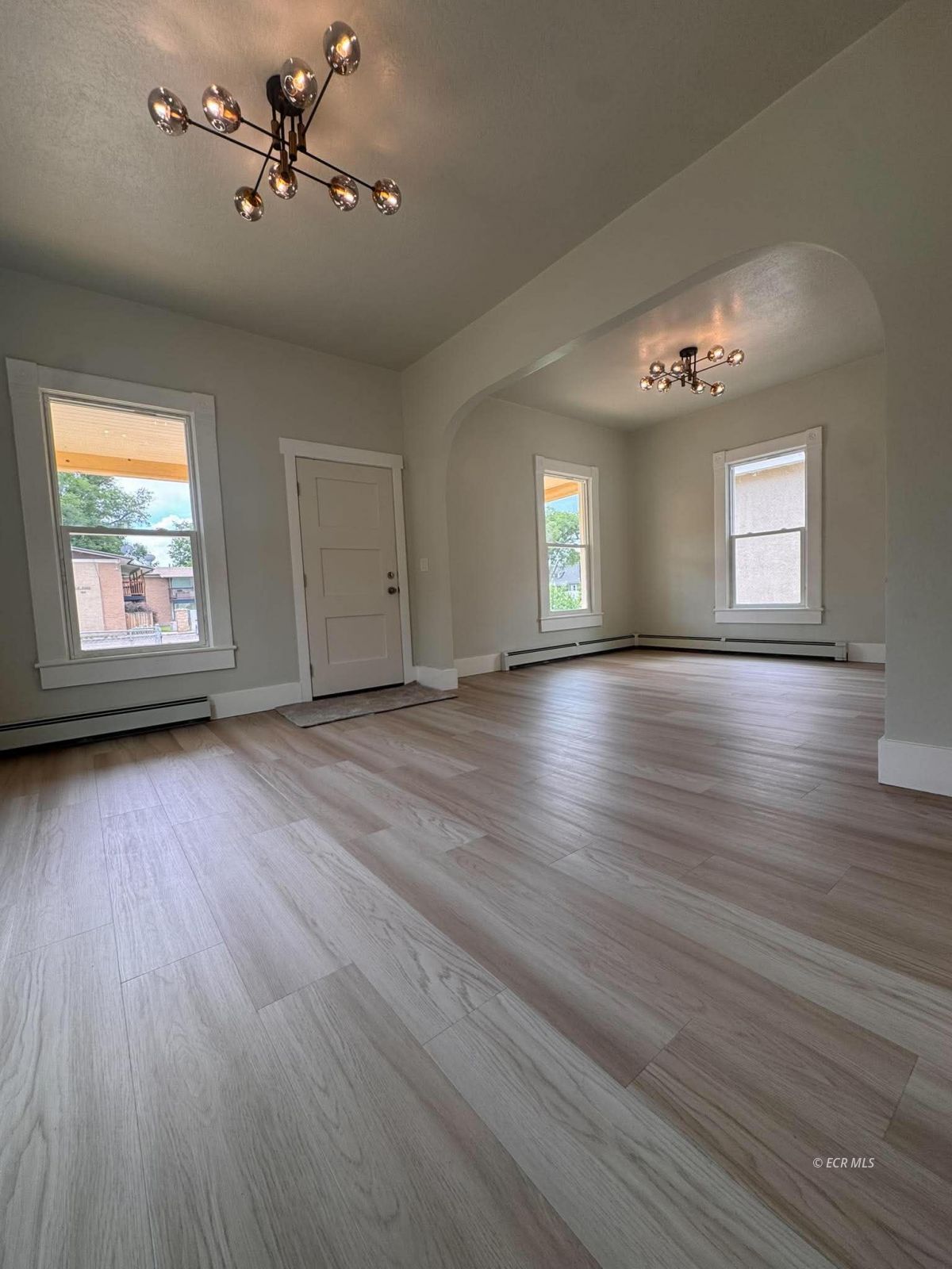 729 Pine Street Property Photo 3