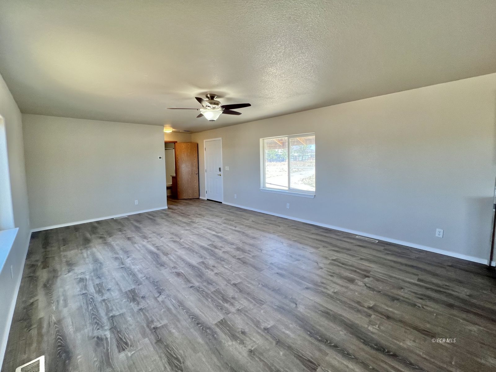 431 Tiffany Drive Property Photo 3