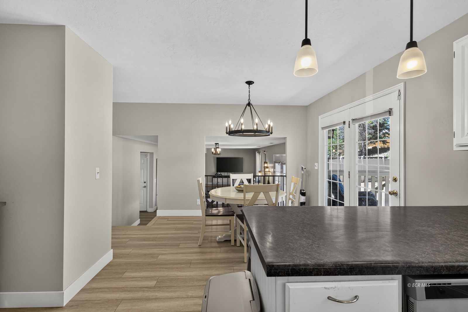 1526 Clover Hills Drive Property Photo 9