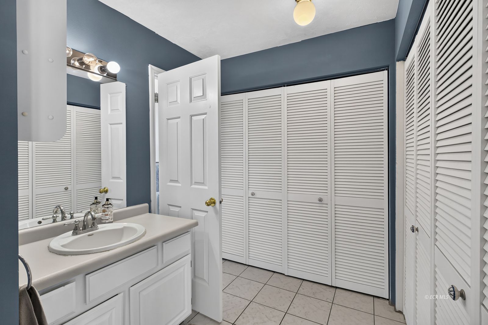 1526 Clover Hills Drive Property Photo 17