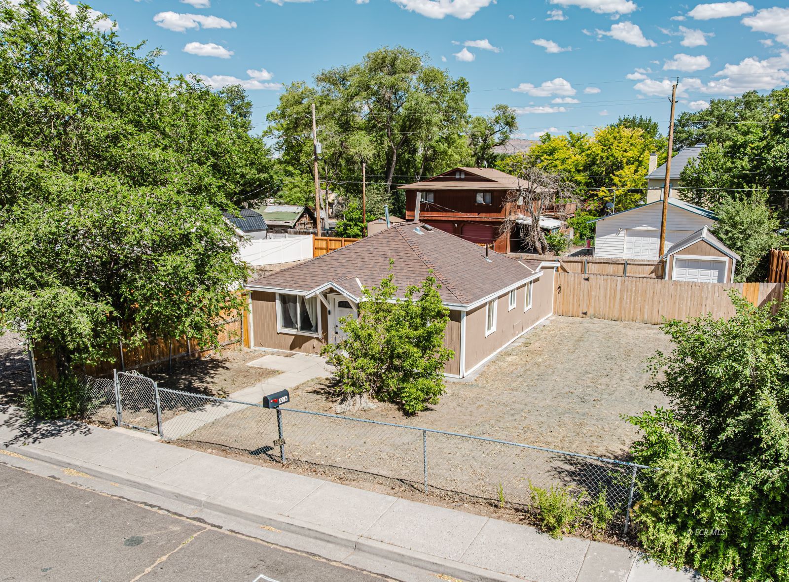 456 Walnut Street Property Photo 3