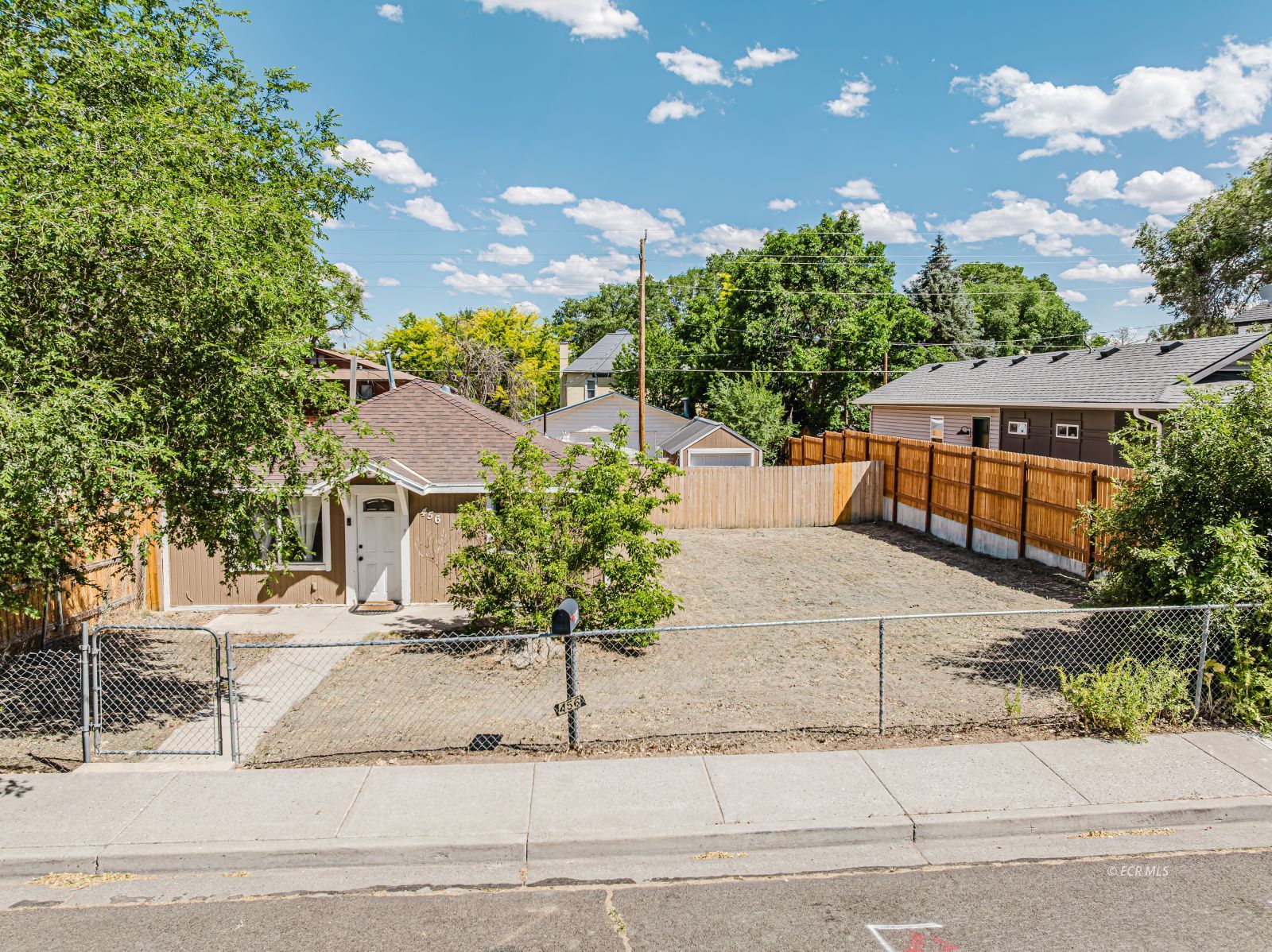 456 Walnut Street Property Photo 4