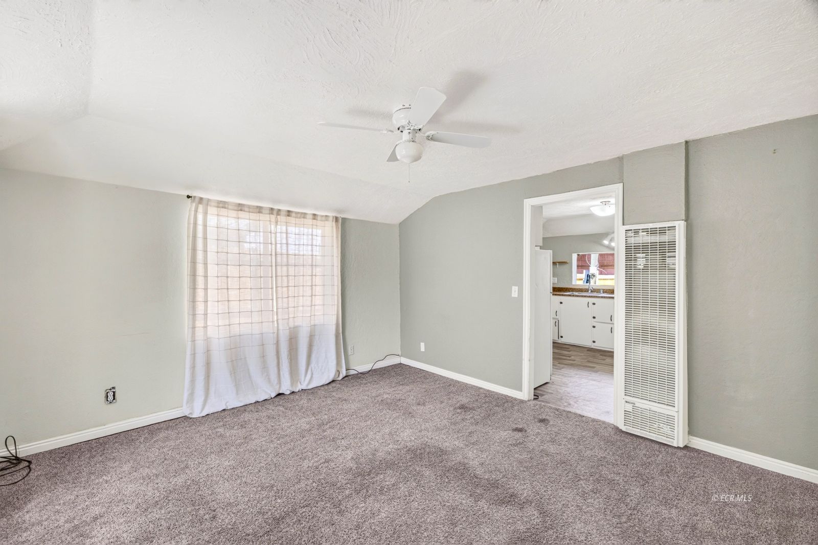 456 Walnut Street Property Photo 10