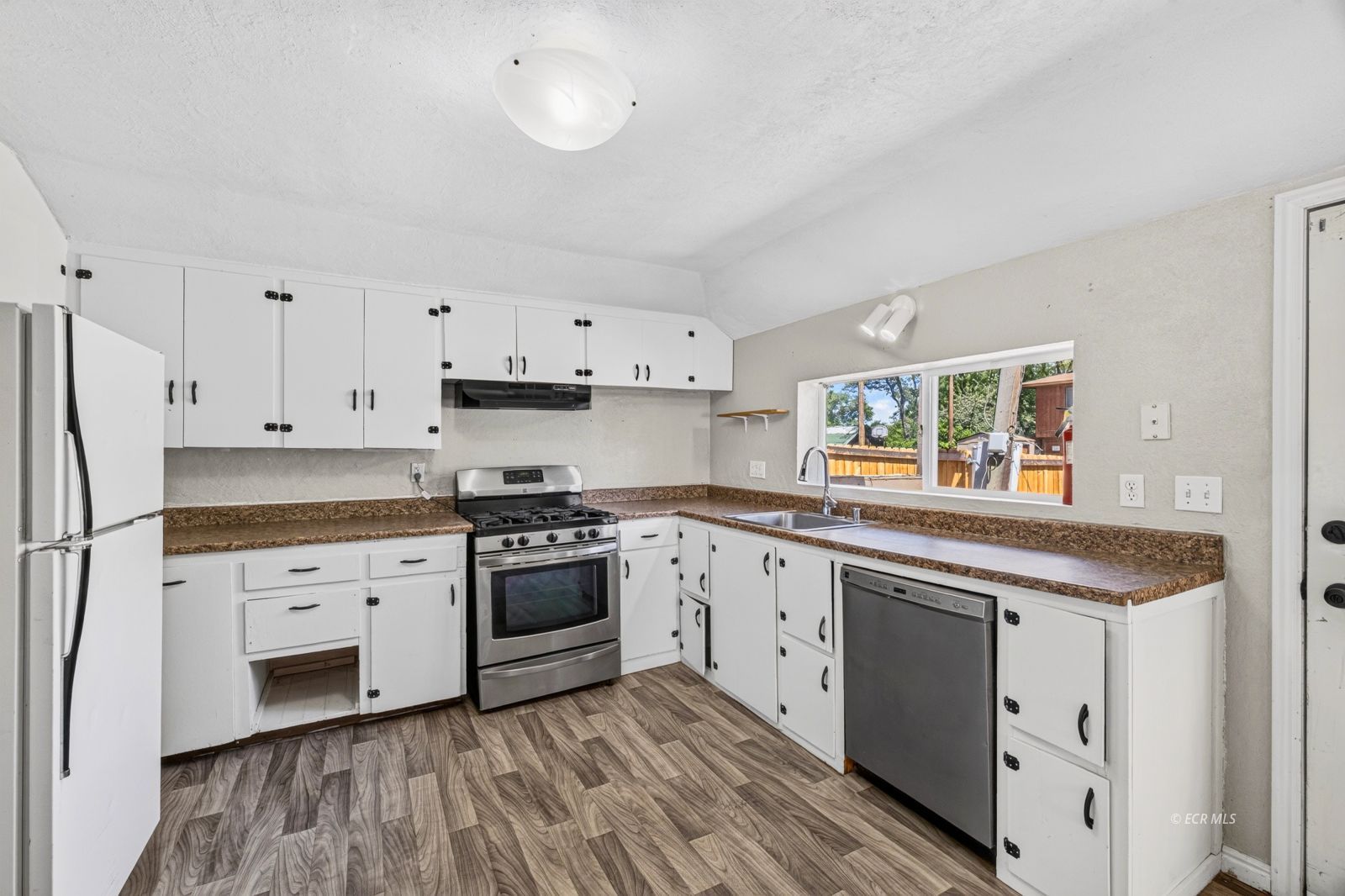456 Walnut Street Property Photo 13
