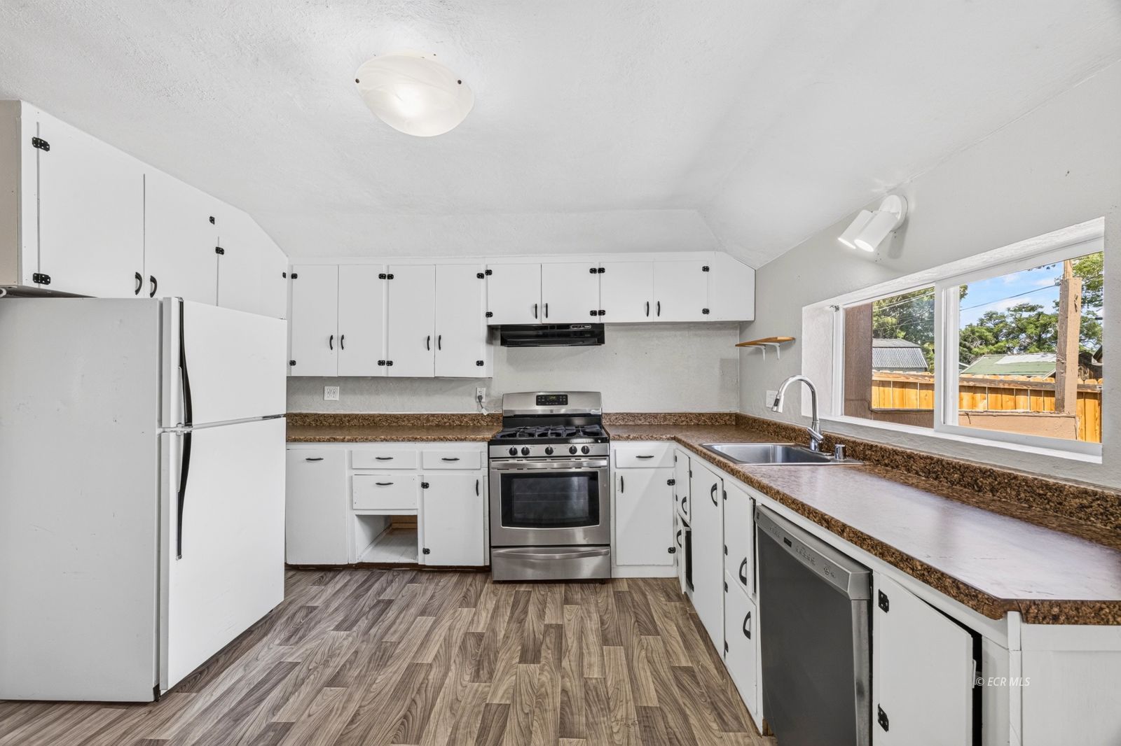 456 Walnut Street Property Photo 14