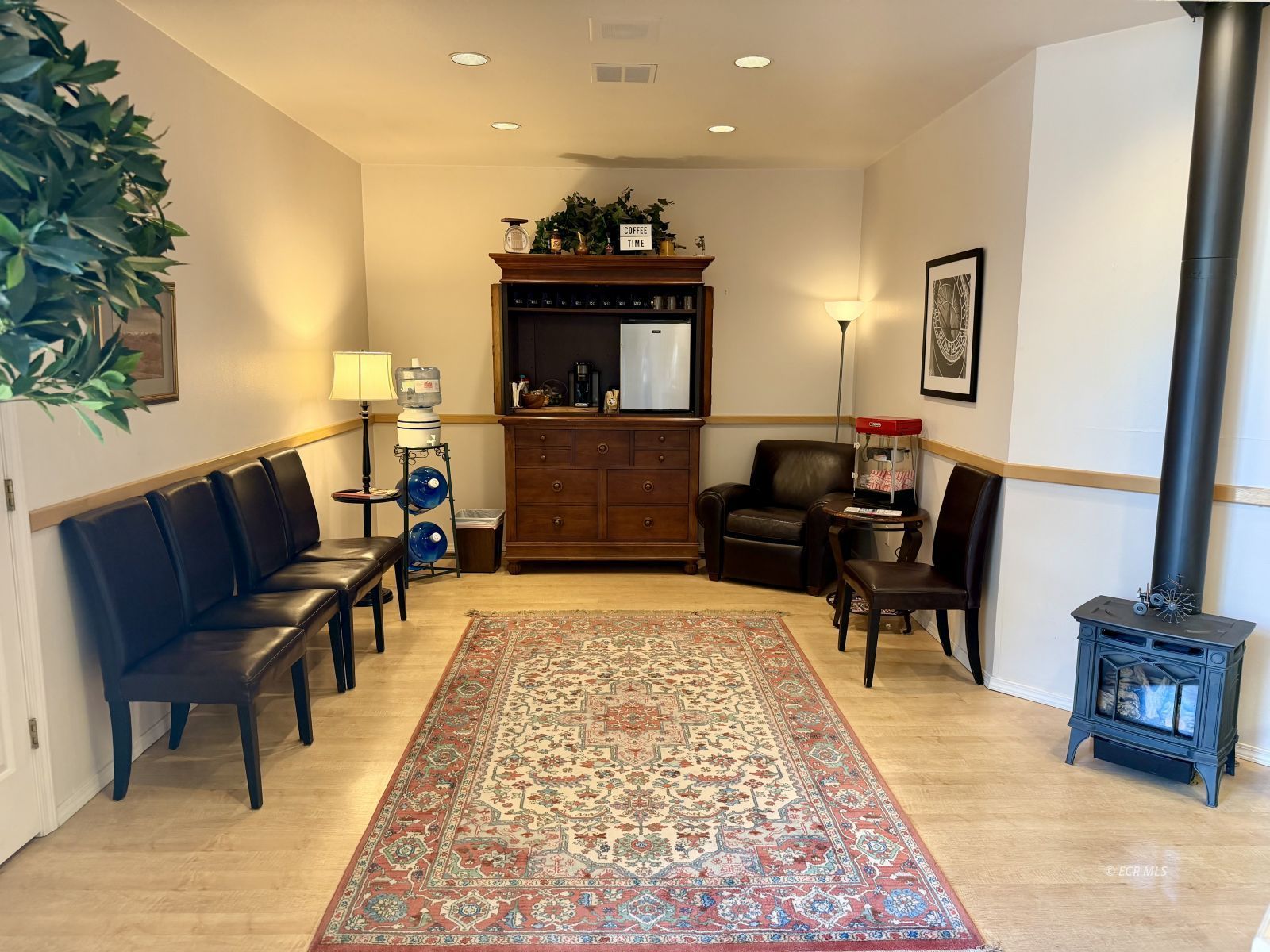 442 Court Street Property Photo 6