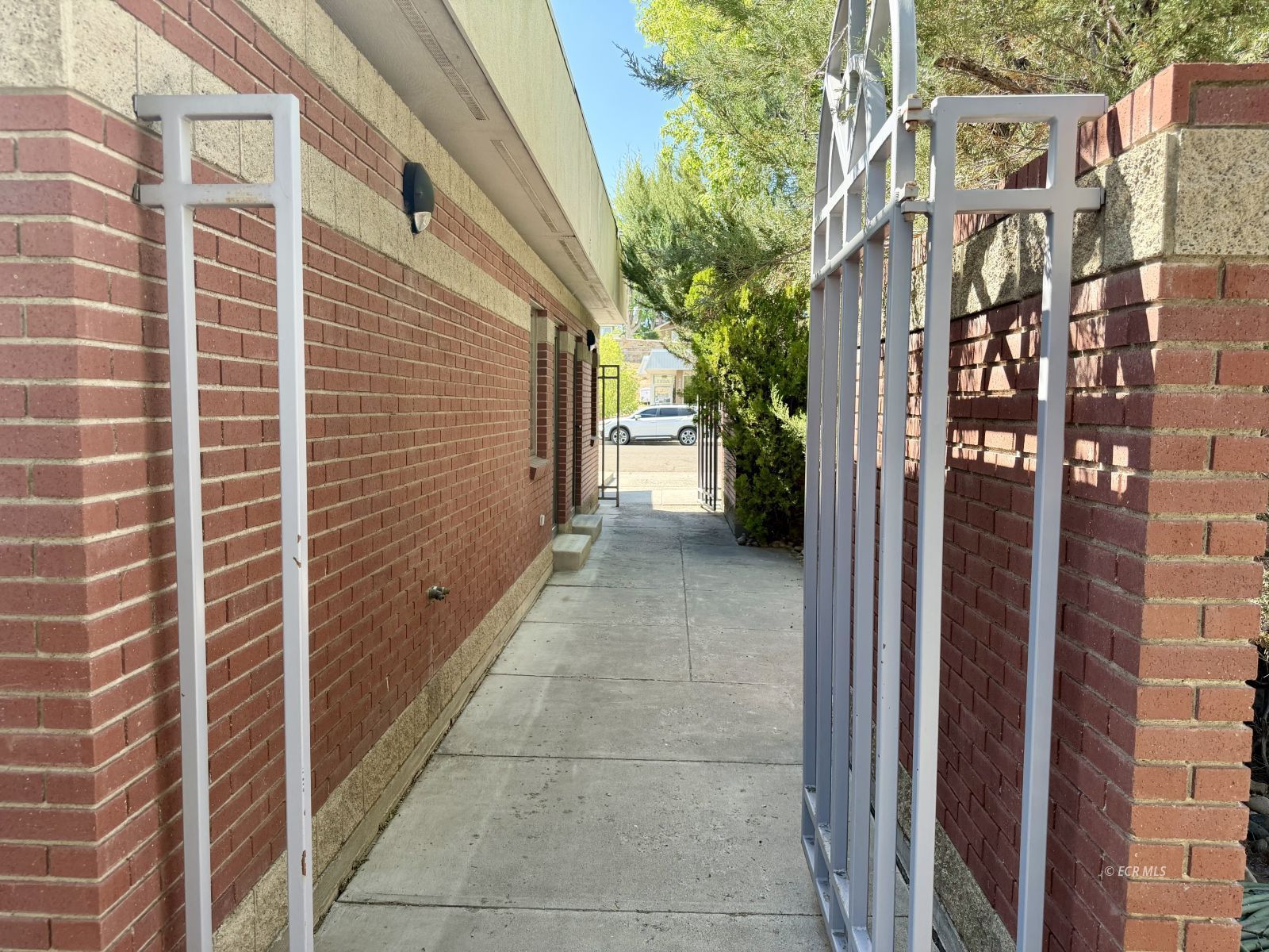 442 Court Street Property Photo 13