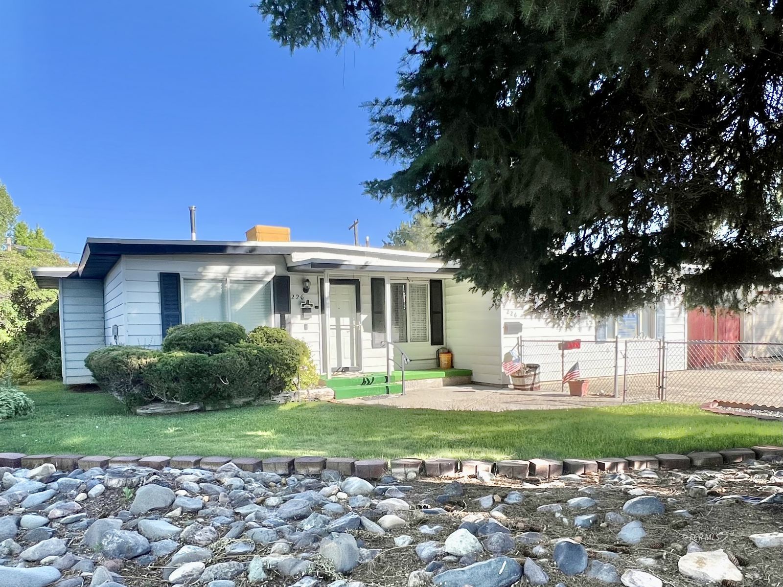 226 Willow Street Property Photo 1