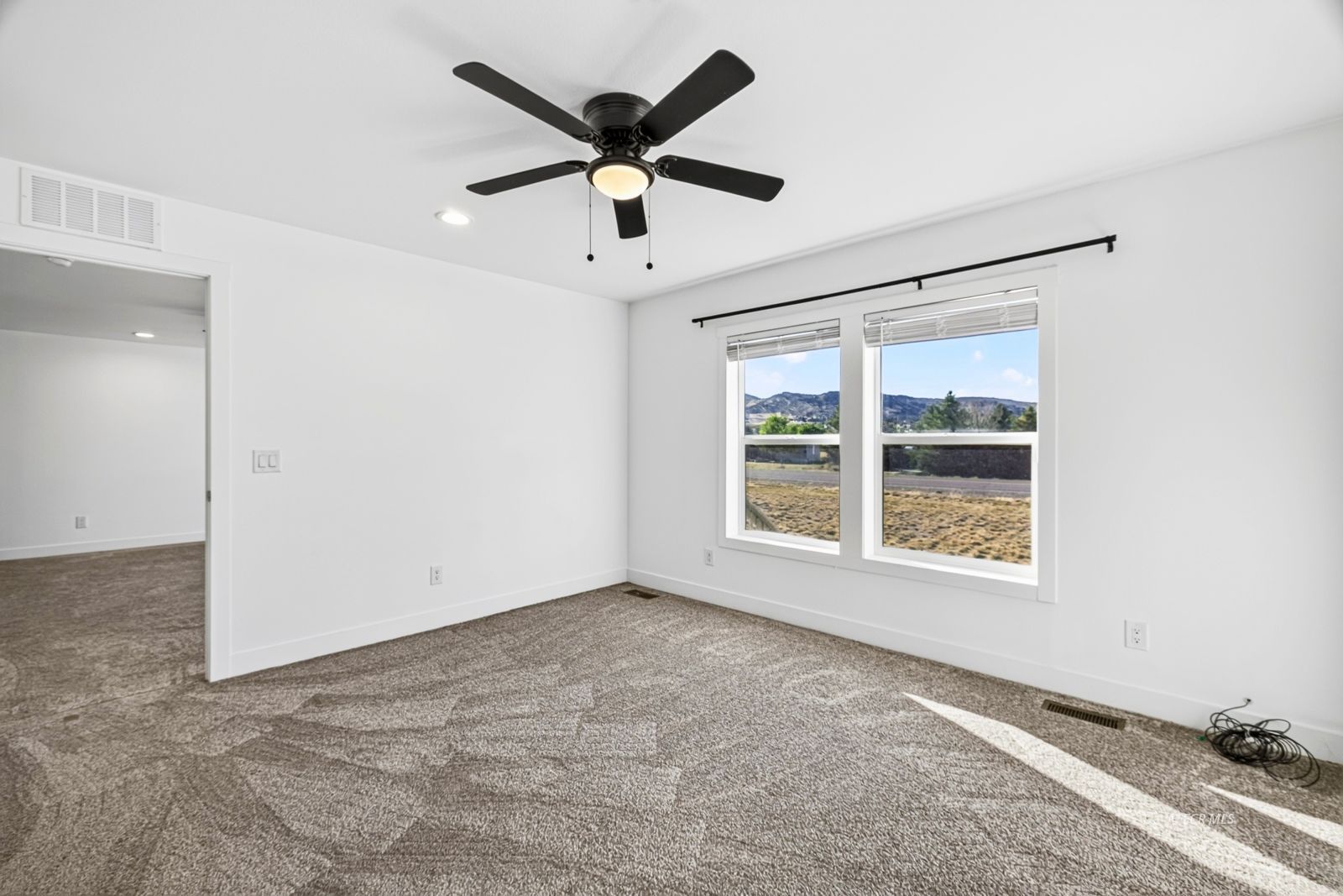 937 Spring Valley Parkway Property Photo 15