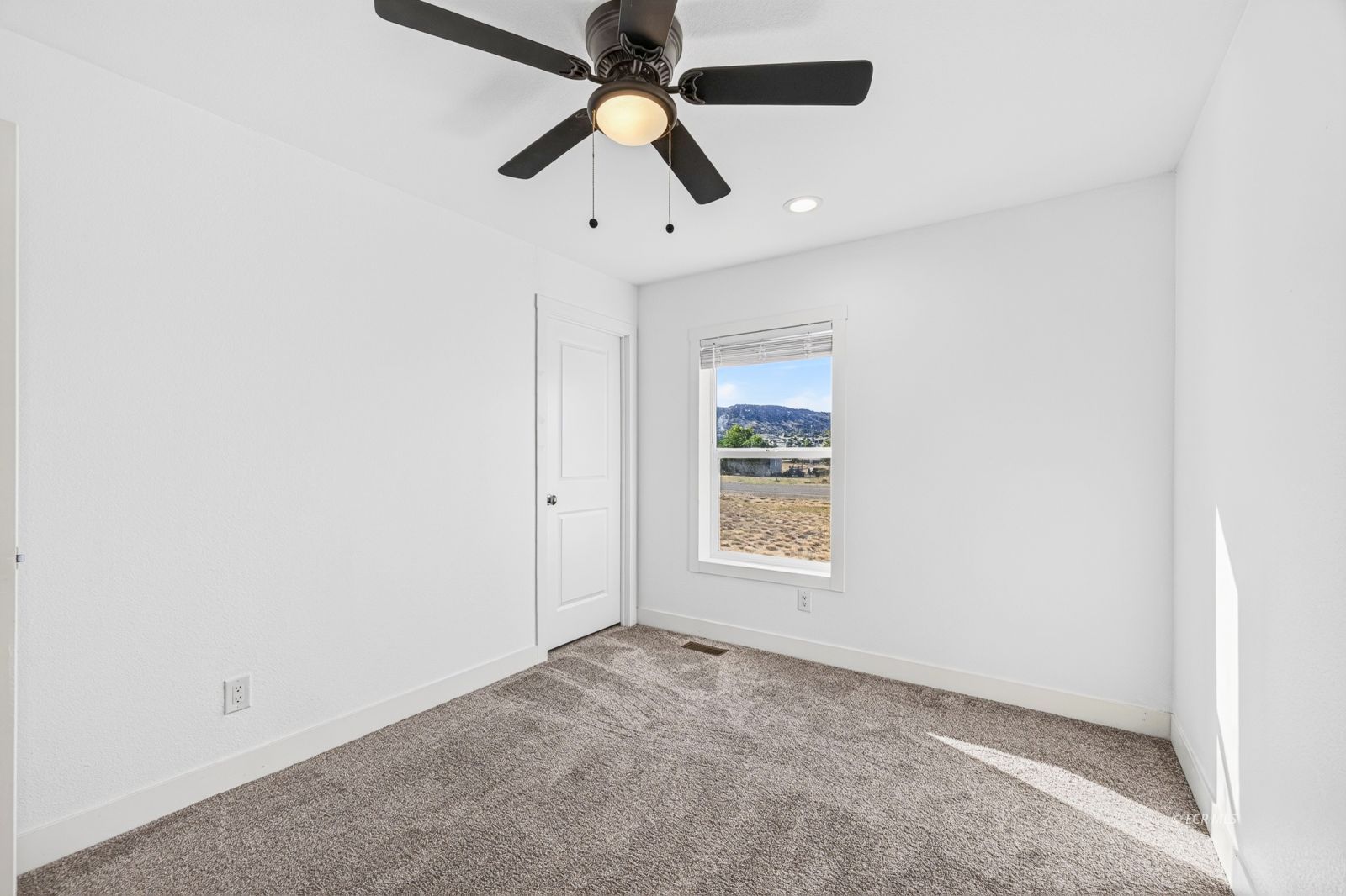 937 Spring Valley Parkway Property Photo 22