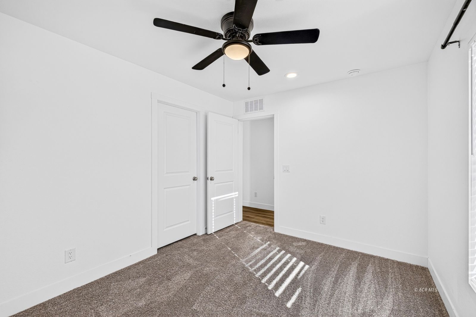 937 Spring Valley Parkway Property Photo 24