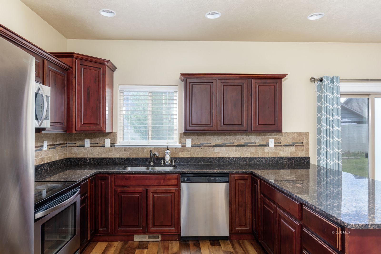 3817 Boulder Creek Property Photo 8