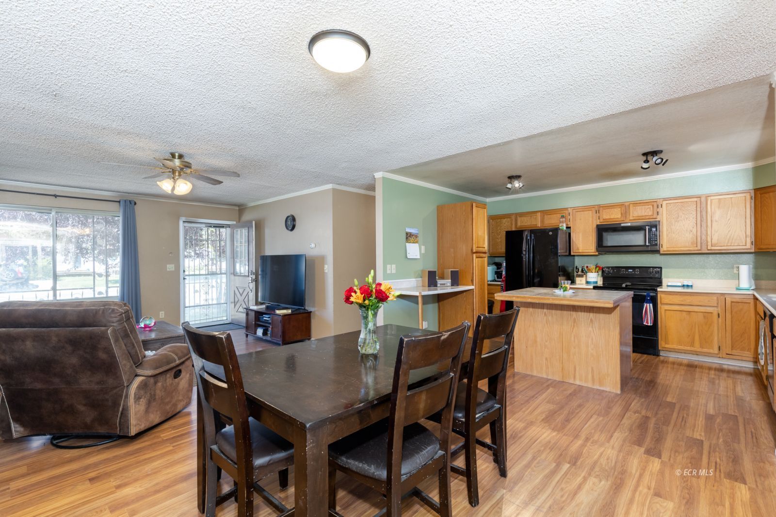 441 4th Street Property Photo 9