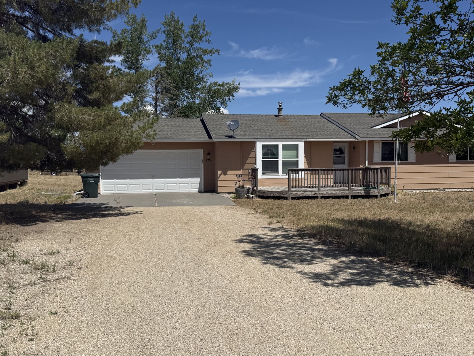 175 Greencrest Drive Property Photo 3