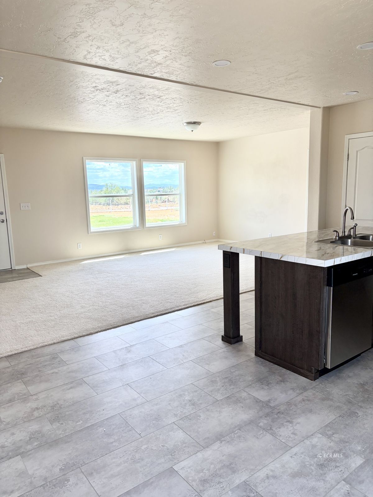 5558 Apache Avenue Property Photo 3