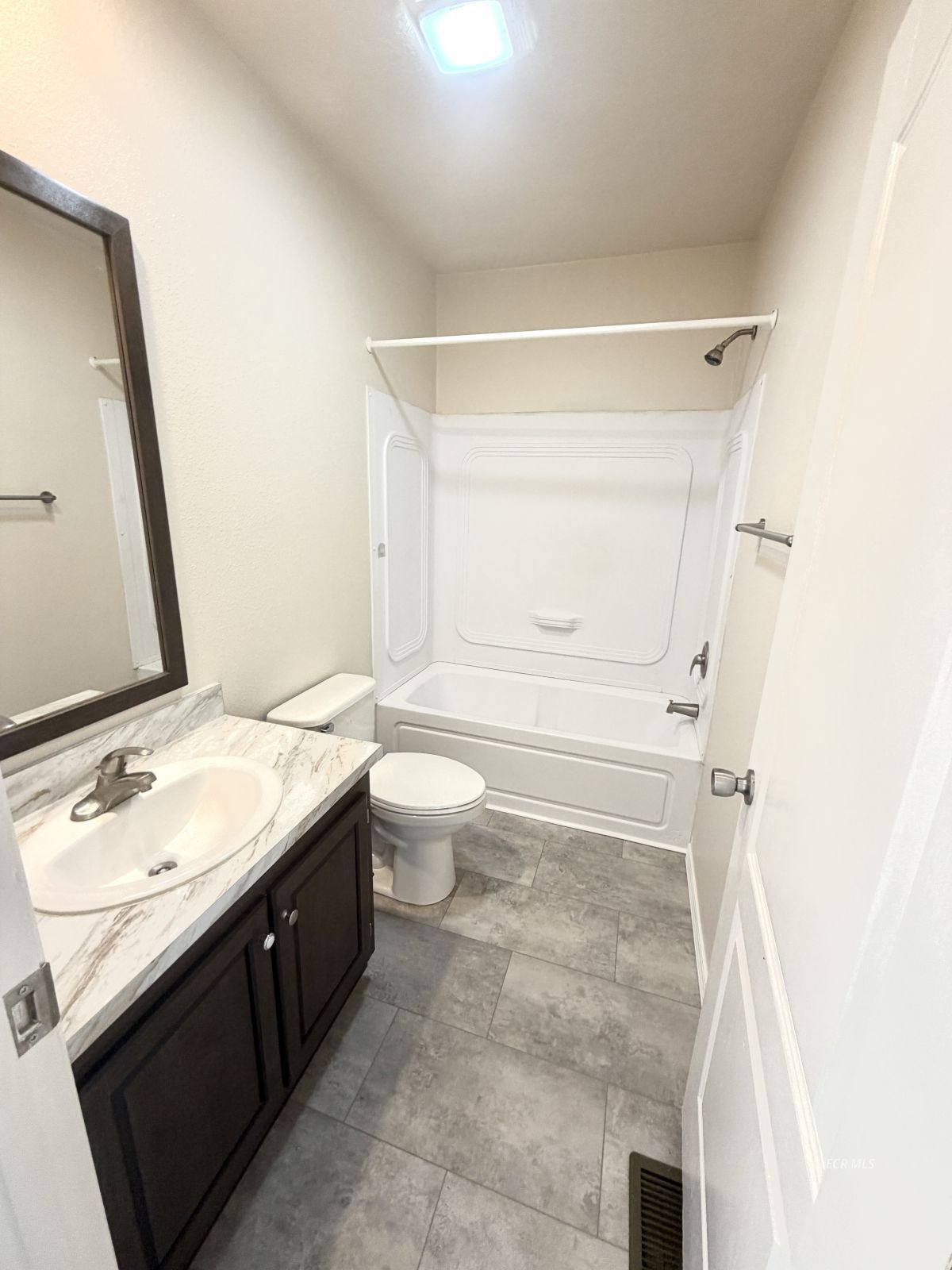 5558 Apache Avenue Property Photo 4