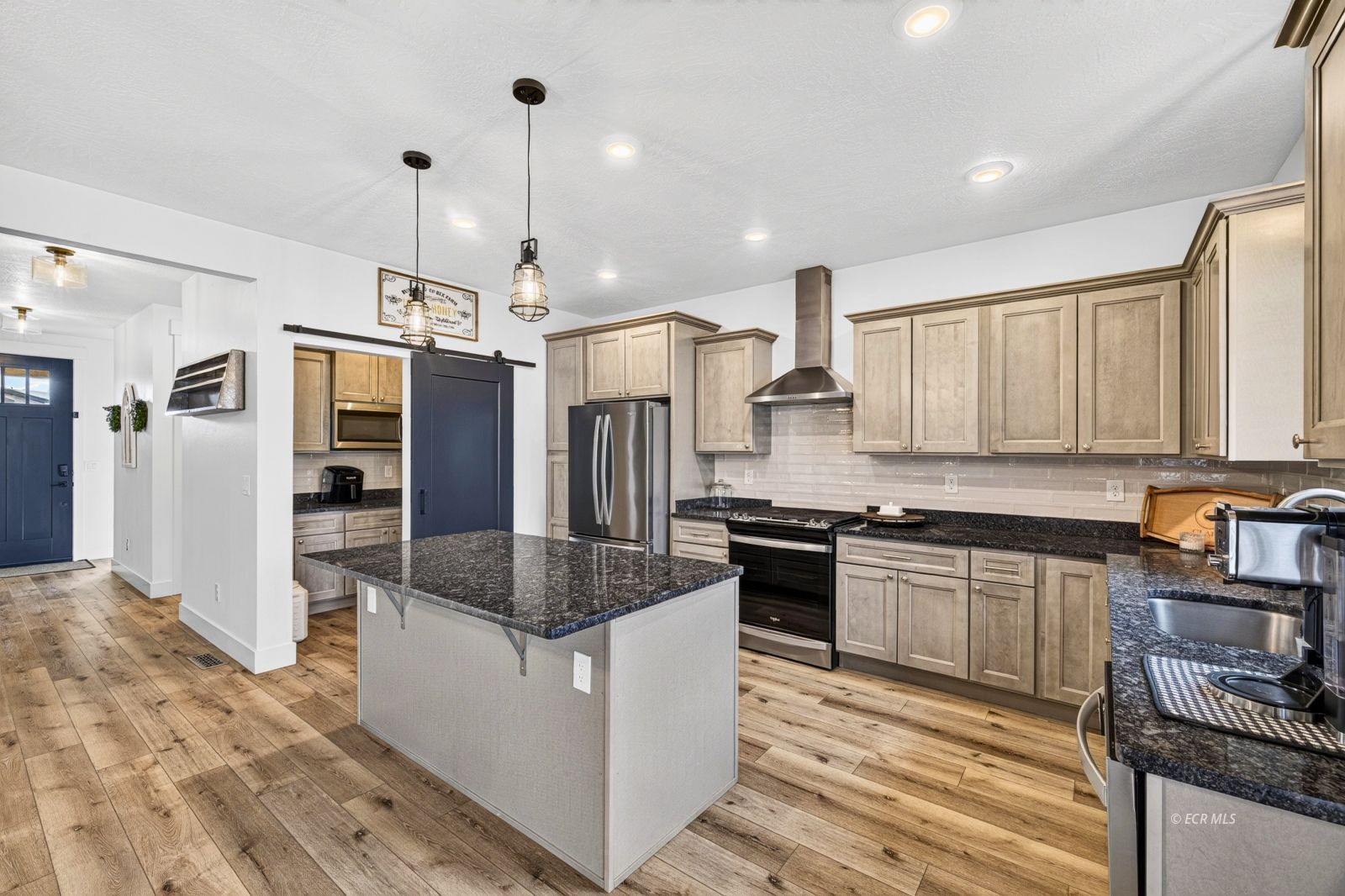 3129 Newcastle Circle Property Photo 4