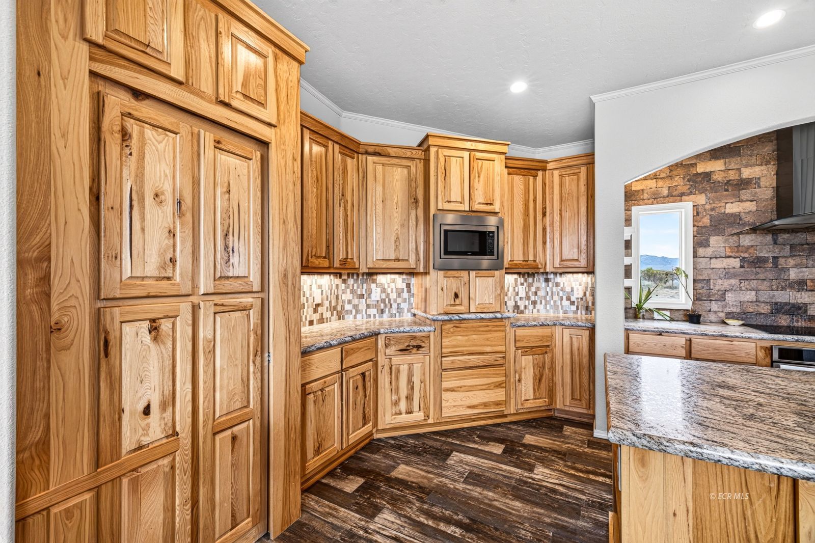 877 Spring Valley Parkway Property Photo 8