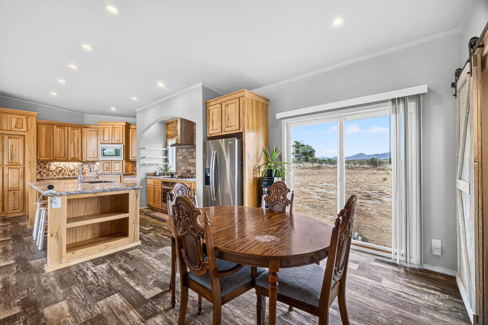 877 Spring Valley Parkway Property Photo 14